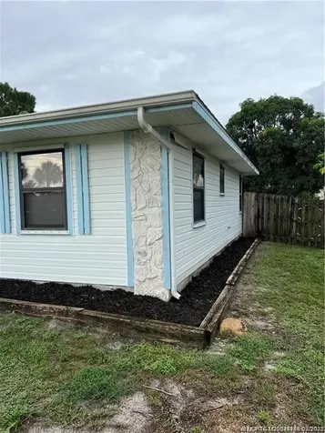 160 SE Lakehurst Drive Port St Lucie FL 34983