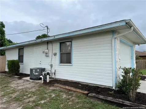 160 SE Lakehurst Drive Port St Lucie FL 34983