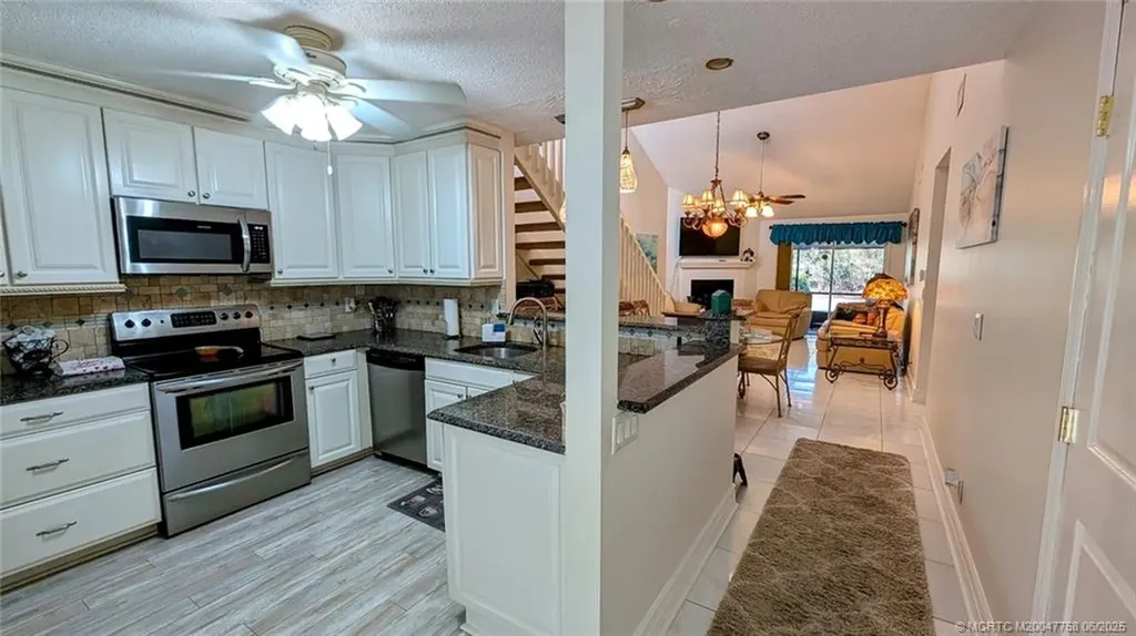907 NE Sandalwood Place Jensen Beach FL 34957