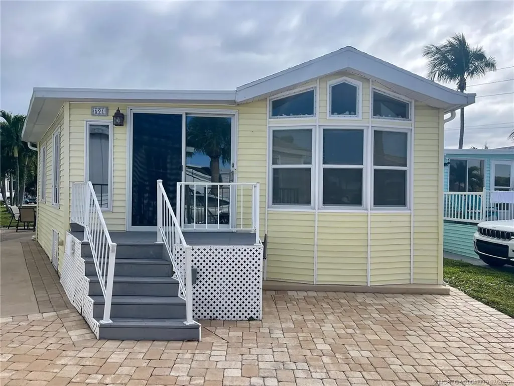 691 Nettles Boulevard Jensen Beach FL 34957