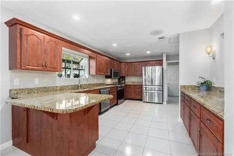 1395 SW Bent Pine Cove Port St Lucie FL 34986
