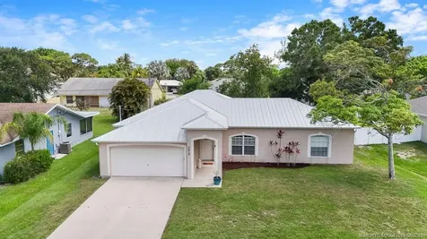 2412 SE Gillette Avenue Port St Lucie FL 34952