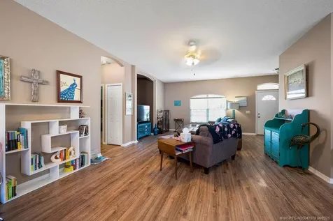 2412 SE Gillette Avenue Port St Lucie FL 34952