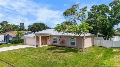 2412 SE Gillette Avenue Port St Lucie FL 34952