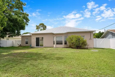 2412 SE Gillette Avenue Port St Lucie FL 34952