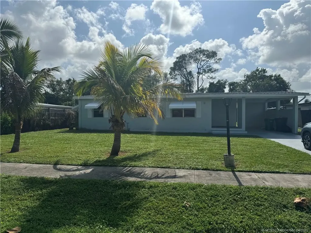 140 Banyan Drive Port Saint Lucie FL 34952