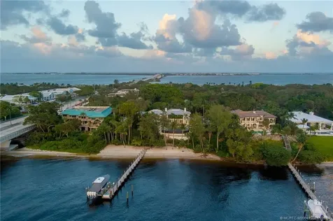 5 S River Road Sewalls Point FL 34996