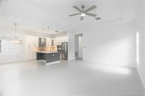 139 SE Via Bisento Port St Lucie FL 34952