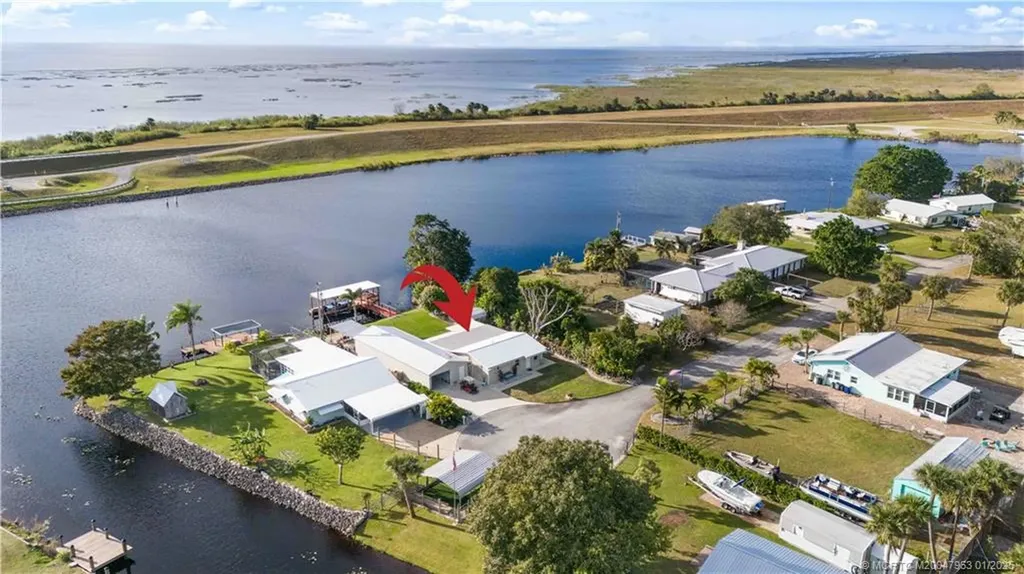 9668 SW Keen Avenue Okeechobee FL 34974