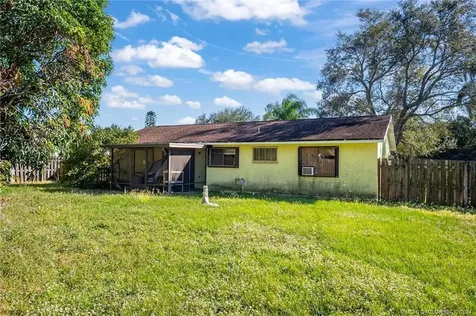 2367 SE Manor Avenue Port St Lucie FL 34952