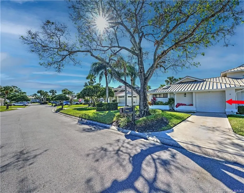 5651 SE Foxcross Place Stuart FL 34997