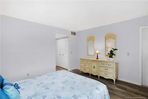 2440 SE Ocean Boulevard Stuart FL 34996