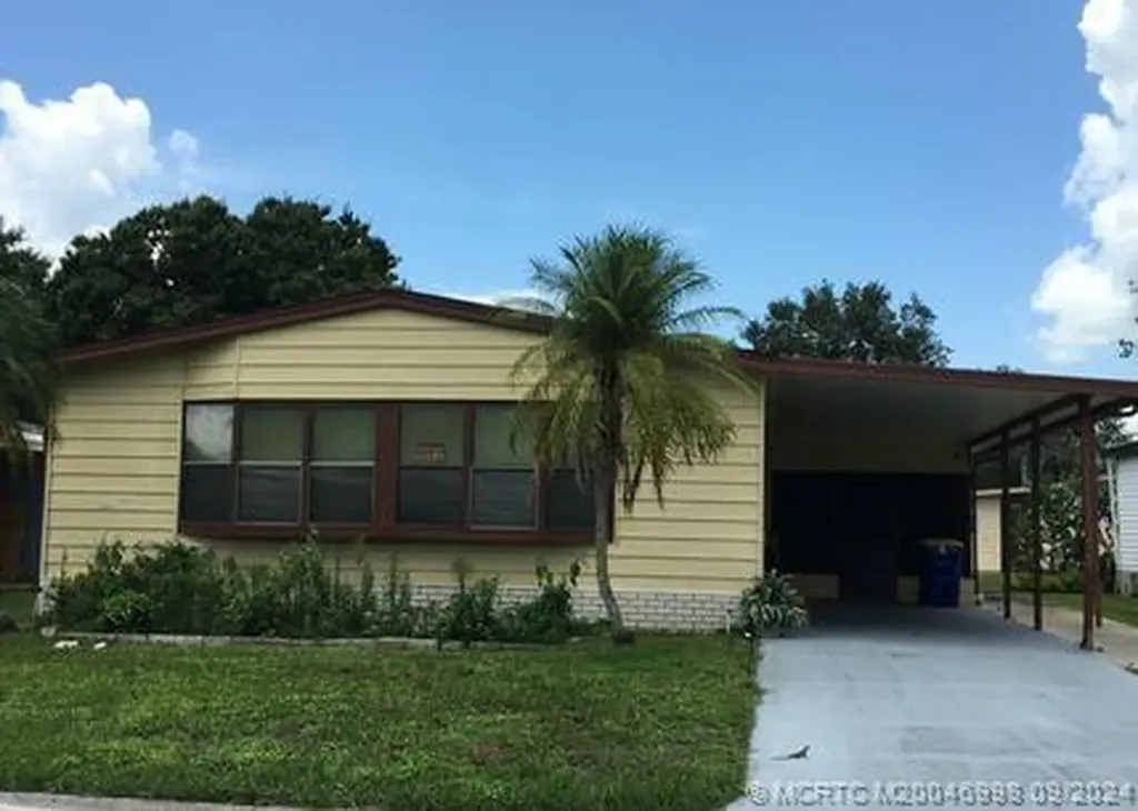 14642 SW Divot Drive SW Indiantown FL 34956