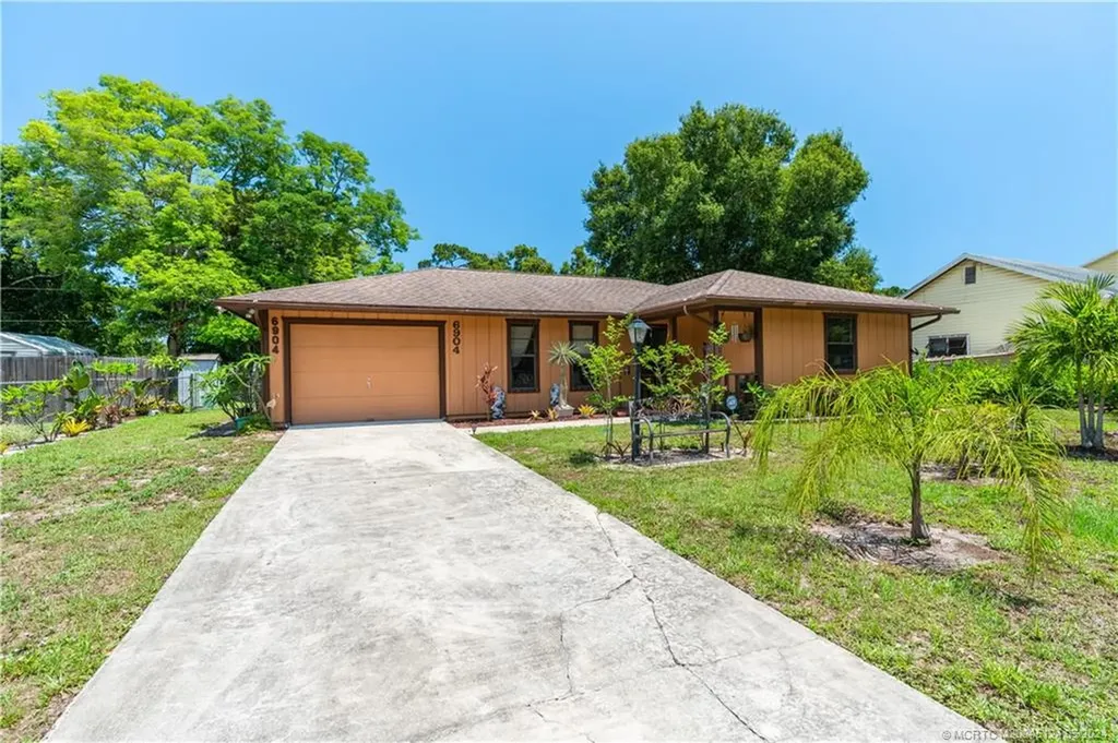 6904 Belleair Avenue Fort Pierce FL 34951