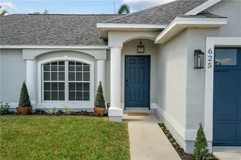 625 SW Kayak Avenue Port Saint Lucie FL 34953