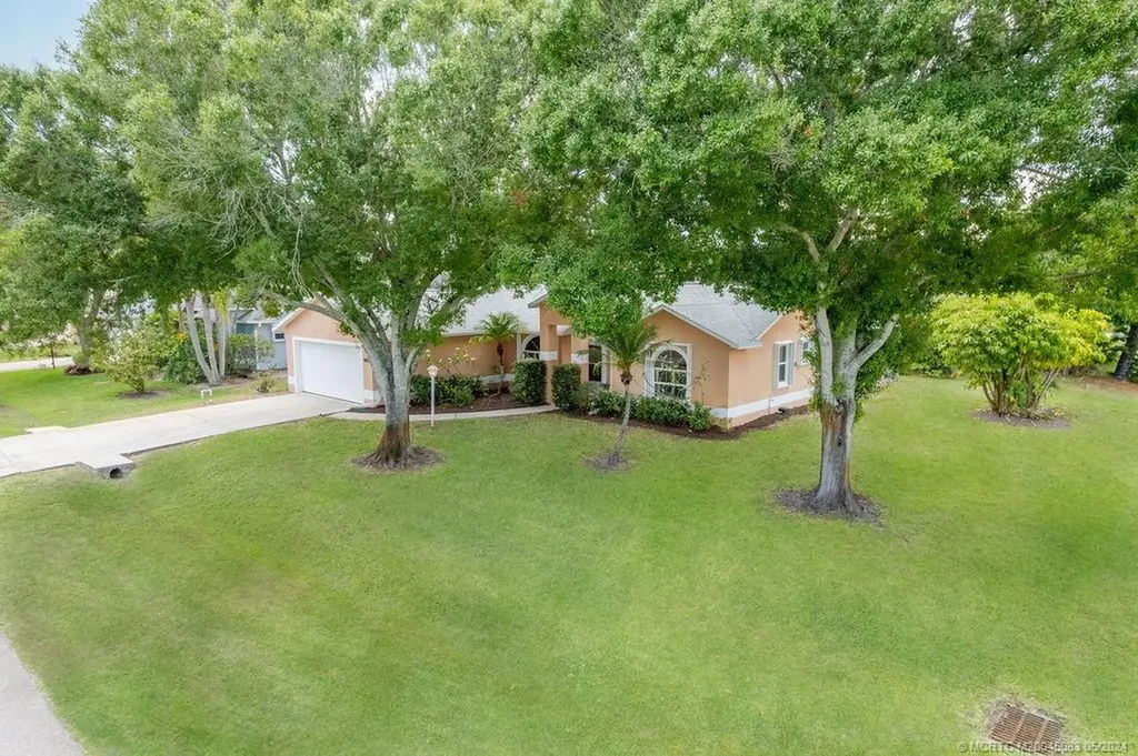 4835 49th Avenue Vero Beach FL 32967