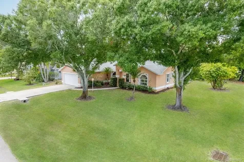 4835 49th Avenue Vero Beach FL 32967