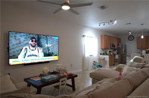 115 SW 1st Court Dania FL 33004