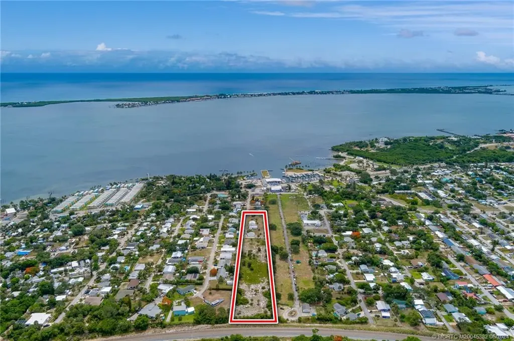 2388 NE Sharp Street Jensen Beach FL 34957