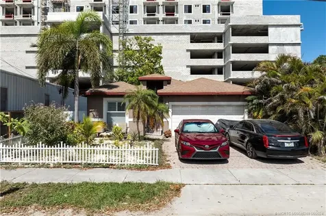 121 SW 1st Court Dania FL 33004