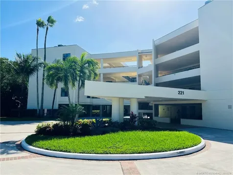 221 NE Plantation Road Stuart FL 34996