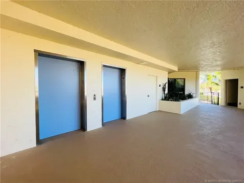 221 NE Plantation Road Stuart FL 34996