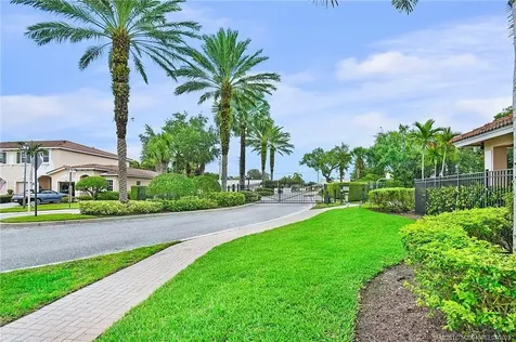 370 SW Walking Path Stuart FL 34997