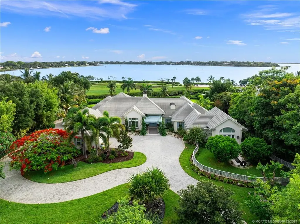 3035 SE Saint Lucie Boulevard Stuart FL 34997
