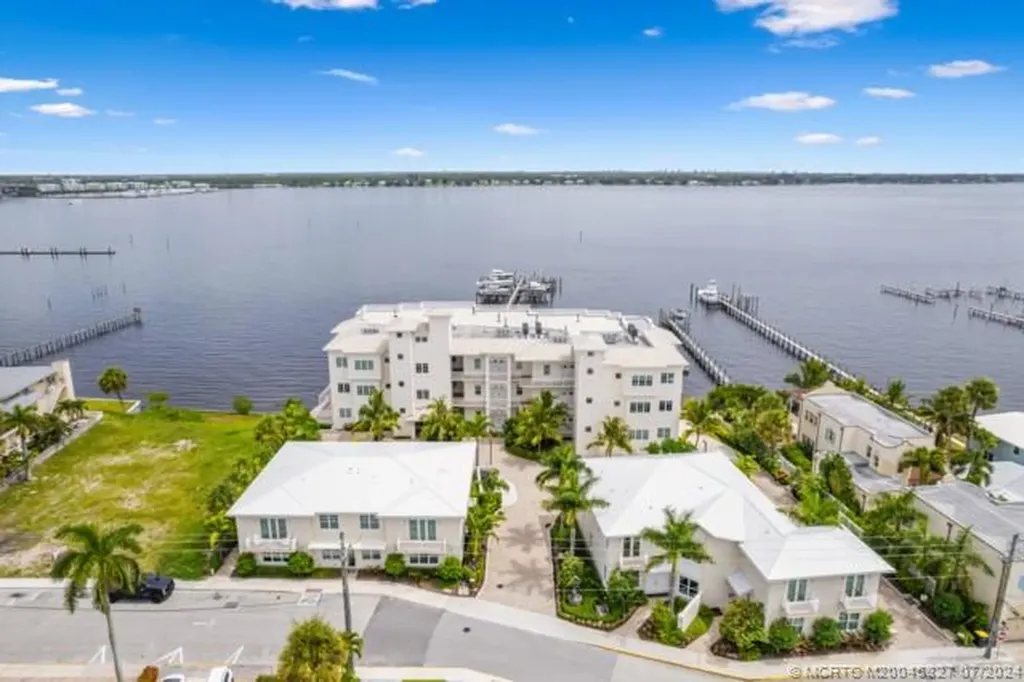 53 SE Seminole Street Stuart FL 34994