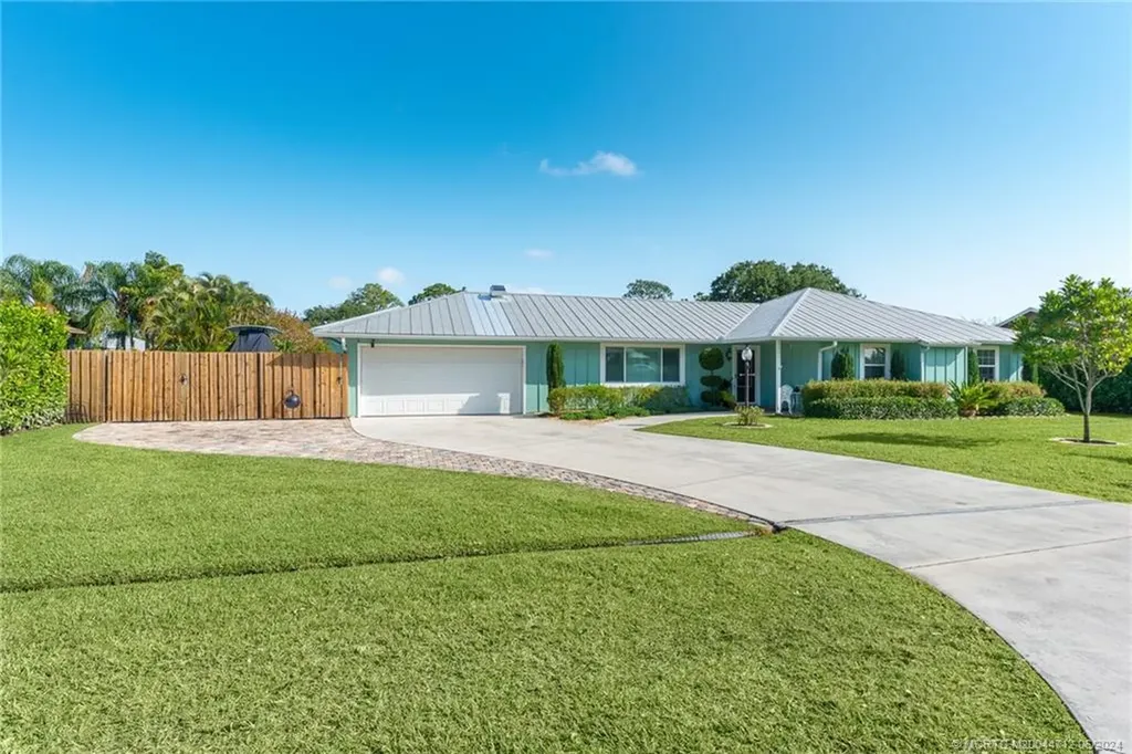 2965 SE Glasgow Drive Stuart FL 34997