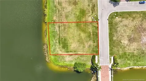 120 SE Santa Gardenia Port St Lucie FL 34984