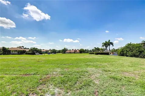 120 SE Santa Gardenia Port St Lucie FL 34984