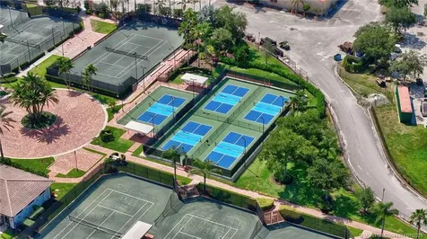 120 SE Santa Gardenia Port St Lucie FL 34984