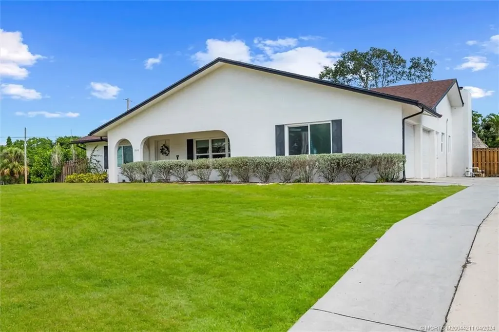 1519 NW Lakeside Trail Stuart FL 34994