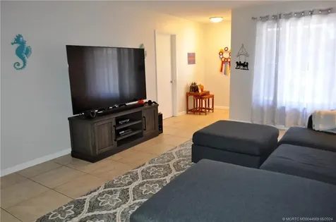 2113-2115 NE 56th Court Fort Lauderdale FL 33308