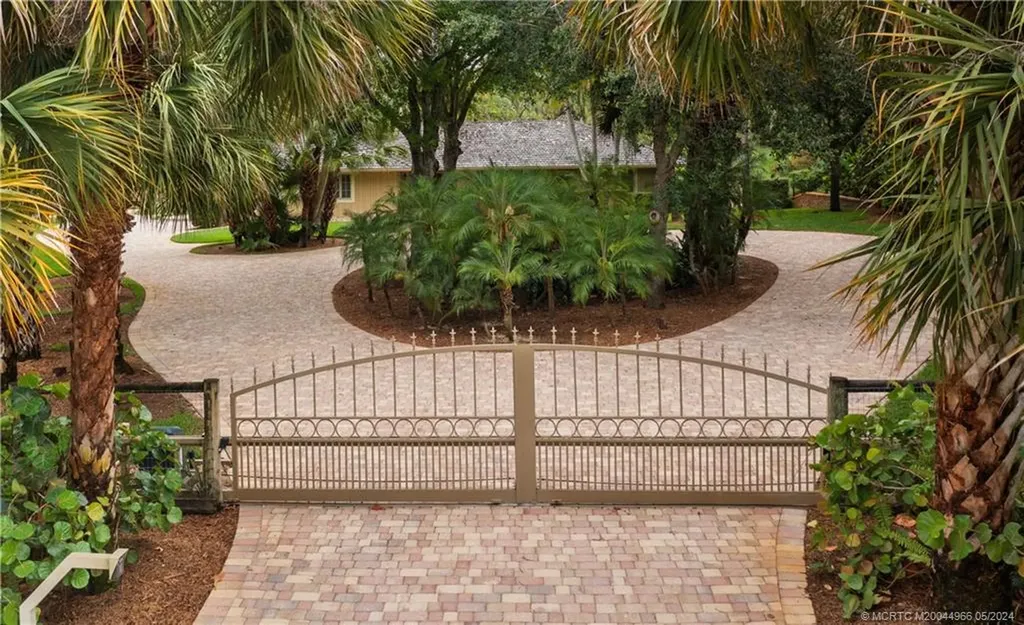 875 NE Stokes Terrace Jensen Beach FL 34957
