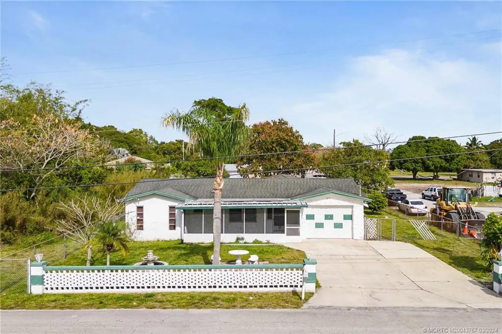 5517 SE 45th Avenue Stuart FL 34997
