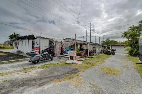 5989 S Us Highway 1 Fort Pierce FL 34982