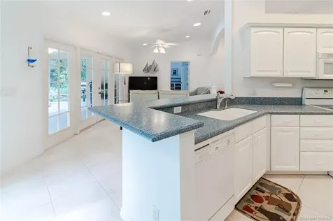 2440 NE Pinecrest Lakes Boulevard Jensen Beach FL 34957