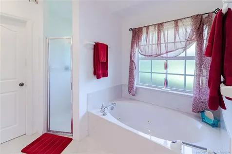 2440 NE Pinecrest Lakes Boulevard Jensen Beach FL 34957