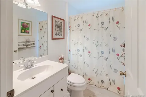 2440 NE Pinecrest Lakes Boulevard Jensen Beach FL 34957