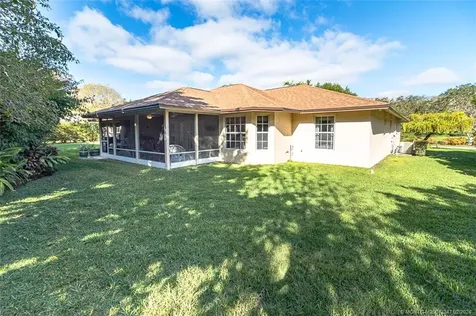 2440 NE Pinecrest Lakes Boulevard Jensen Beach FL 34957