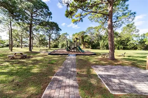 2440 NE Pinecrest Lakes Boulevard Jensen Beach FL 34957