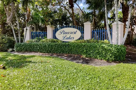 2440 NE Pinecrest Lakes Boulevard Jensen Beach FL 34957
