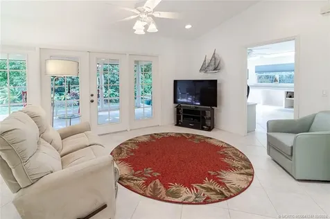 2440 NE Pinecrest Lakes Boulevard Jensen Beach FL 34957