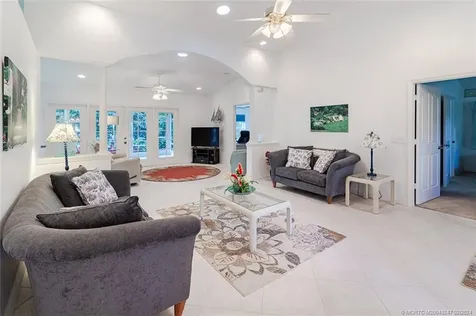2440 NE Pinecrest Lakes Boulevard Jensen Beach FL 34957