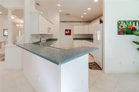 2440 NE Pinecrest Lakes Boulevard Jensen Beach FL 34957