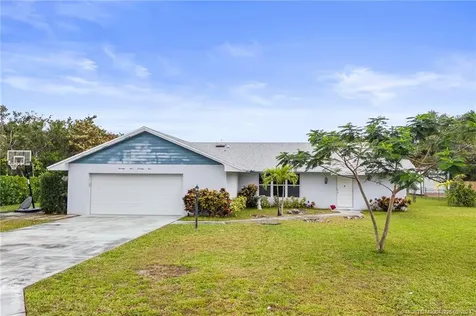 7975 SE Palm Street Hobe Sound FL 33455