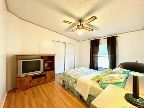 466 SE Trafalgar Terrace Stuart FL 34994