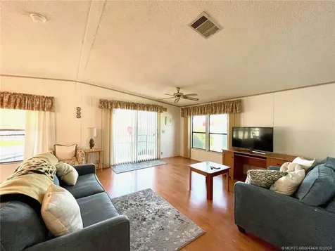 466 SE Trafalgar Terrace Stuart FL 34994